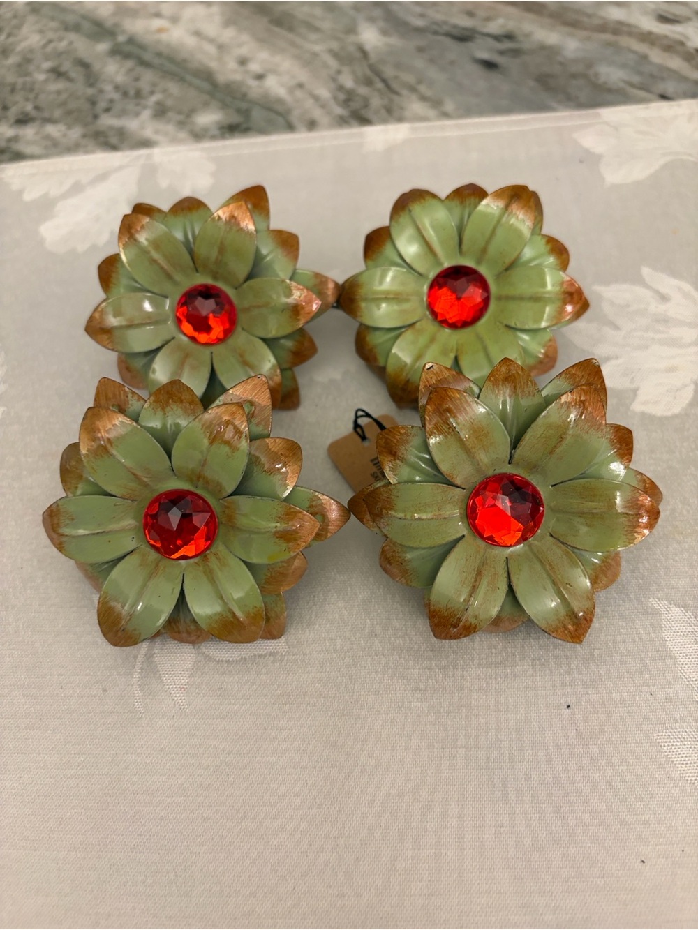 Vintage Pier 1 Imports Metal Flower Napkin Rings Set of 4 – New With Tags